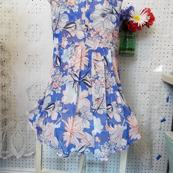 Valerie Stevens High-Low Woman’s Sleeveless Blouse Size Medium SALE❗️ - Picture 4 of 8